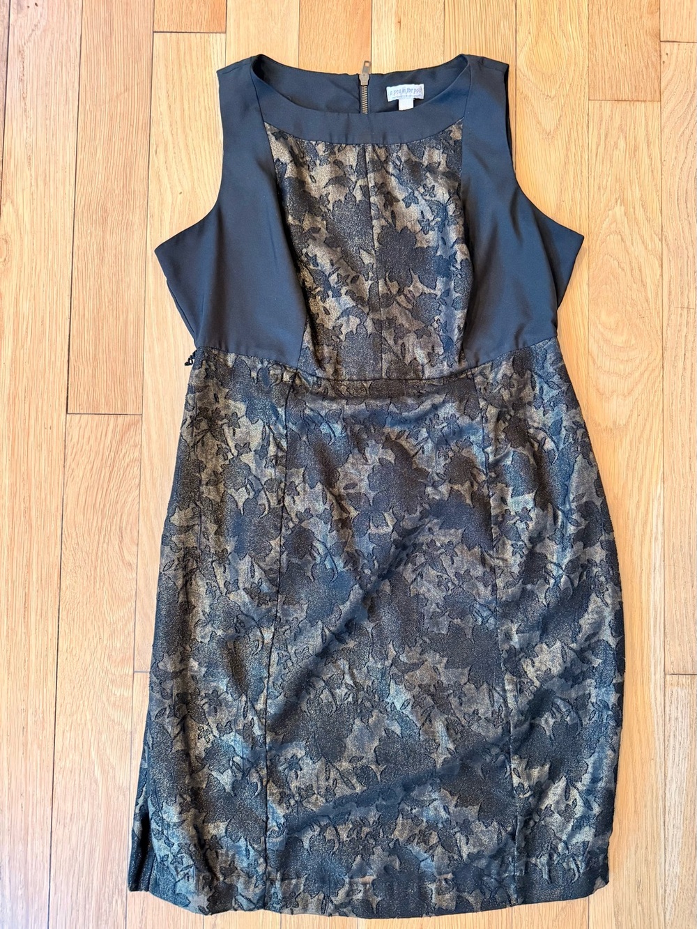 Black & Gold Sleeveless Jacquard Sheath maternity dress